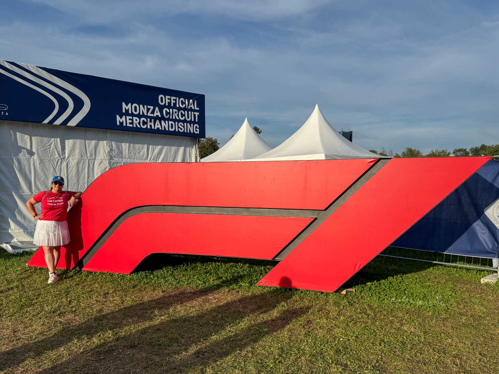 Amanda with F1 sign | tips for going to an F1 race